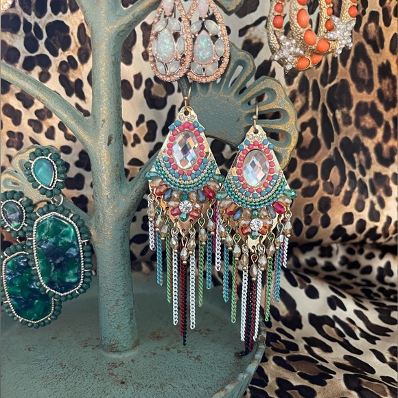 7 pairs of Fashion Earrings - Picture 5 of 5